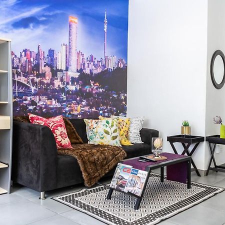 Stunning Maboneng Precinct Studio Apartment At 12 Decades Building Йоганнесбурґ Екстер'єр фото