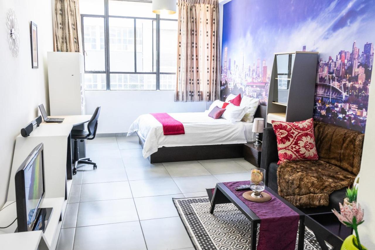 Stunning Maboneng Precinct Studio Apartment At 12 Decades Building Йоганнесбурґ Екстер'єр фото