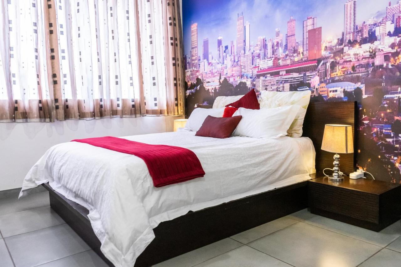 Stunning Maboneng Precinct Studio Apartment At 12 Decades Building Йоганнесбурґ Екстер'єр фото