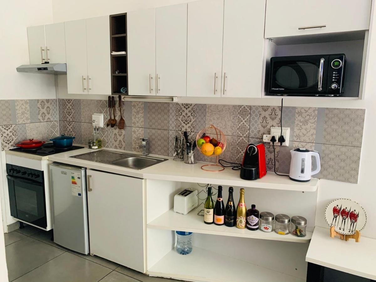 Stunning Maboneng Precinct Studio Apartment At 12 Decades Building Йоганнесбурґ Екстер'єр фото